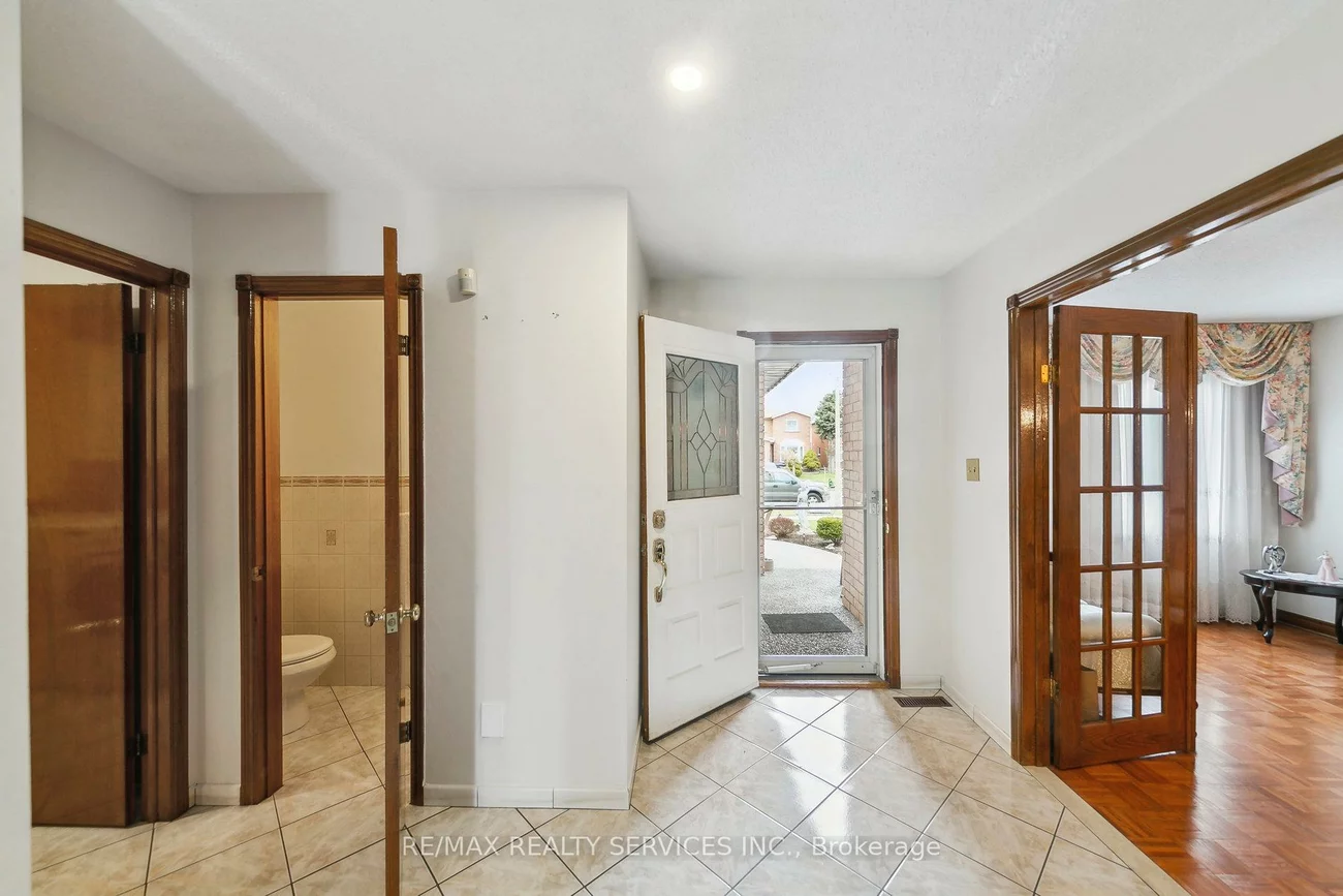247, Vodden, Brampton West, Brampton
