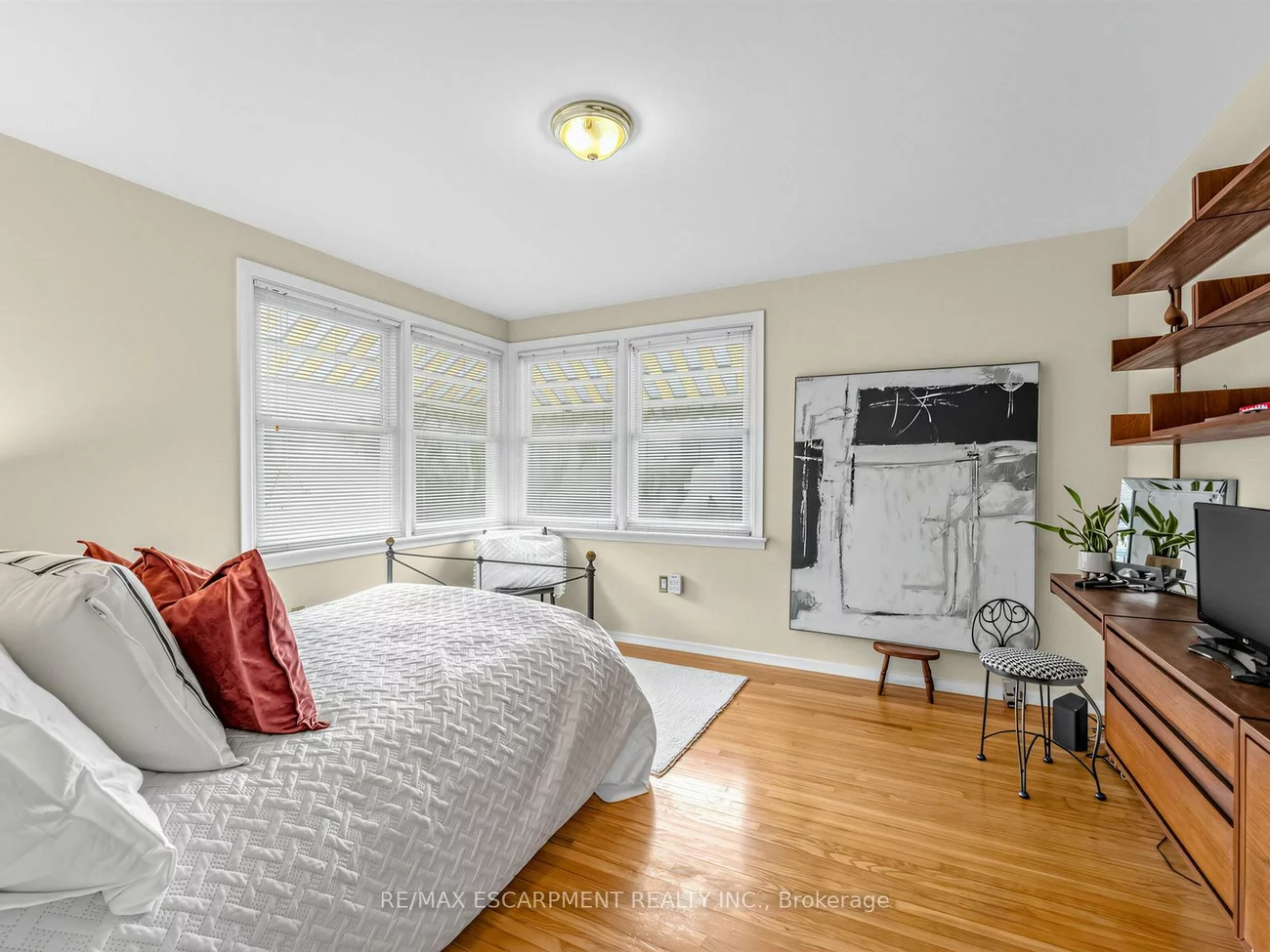 33, Mill, Downtown Brampton, Brampton