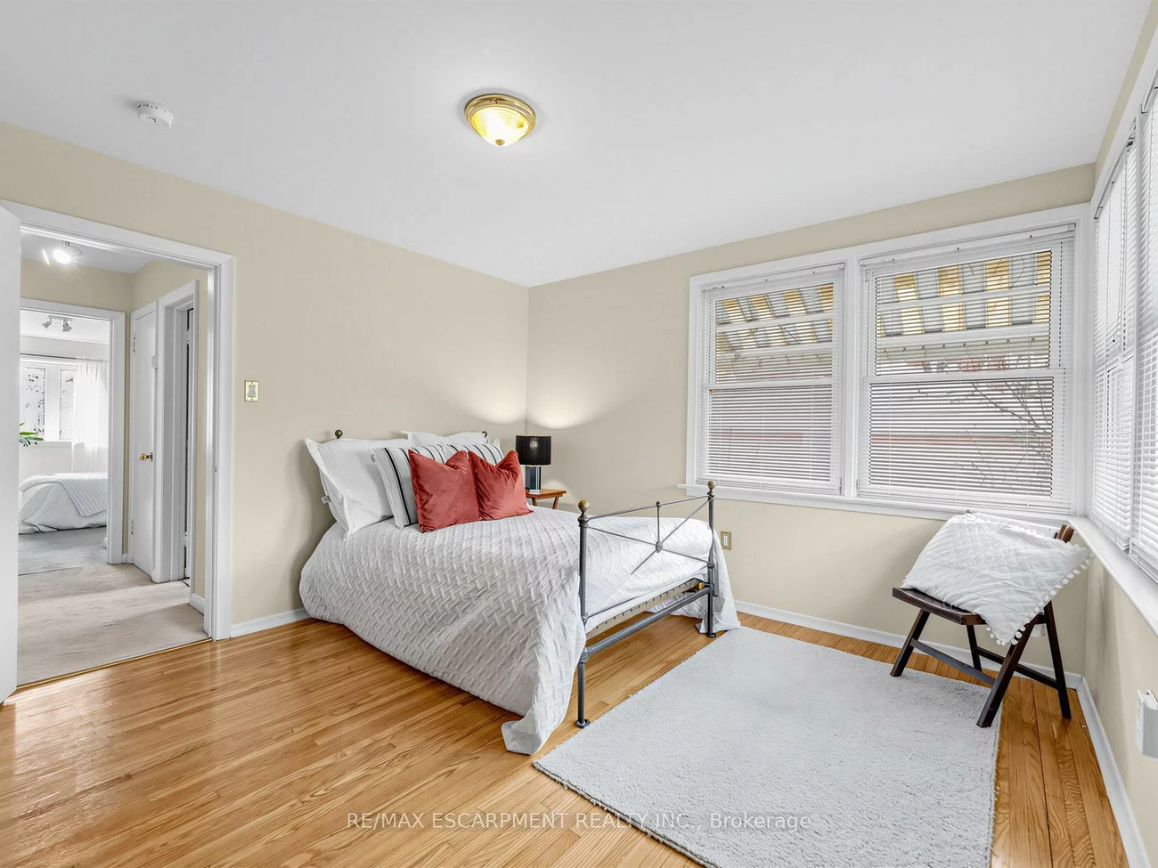 33, Mill, Downtown Brampton, Brampton