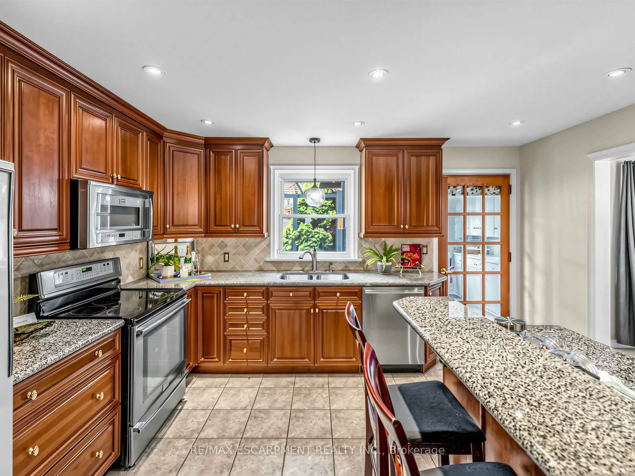 33, Mill, Downtown Brampton, Brampton