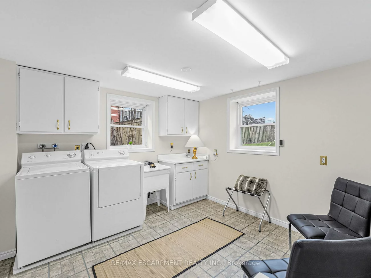 33, Mill, Downtown Brampton, Brampton