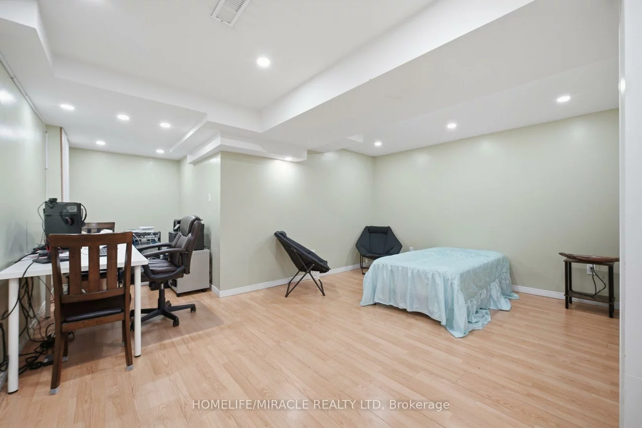 200, Tiller, Fletcher's Creek Village, Brampton