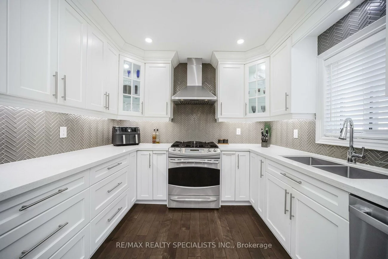 44, Dunvegan, Fletcher's Meadow, Brampton