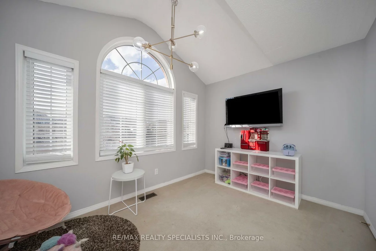 44, Dunvegan, Fletcher's Meadow, Brampton