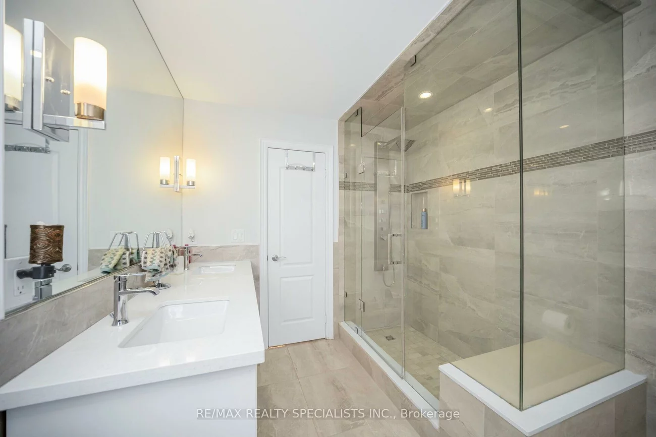 44, Dunvegan, Fletcher's Meadow, Brampton