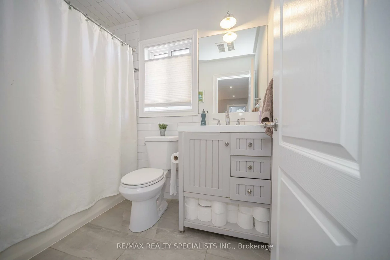 44, Dunvegan, Fletcher's Meadow, Brampton