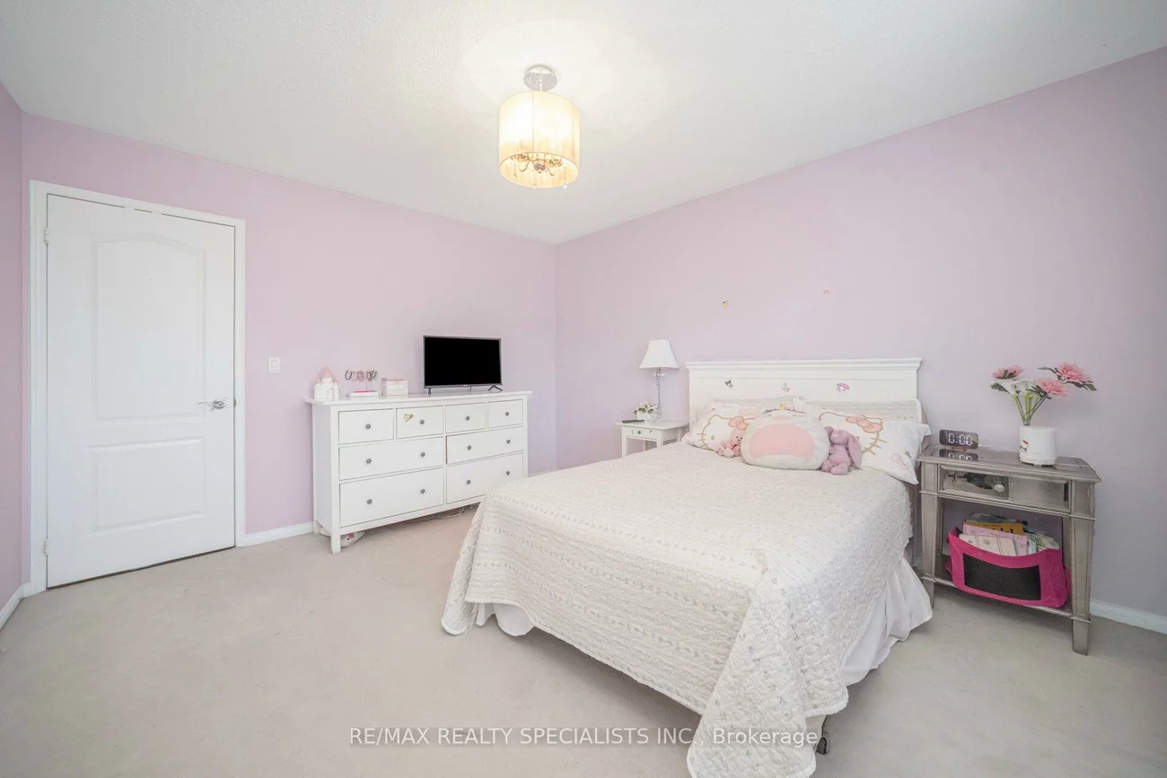 44, Dunvegan, Fletcher's Meadow, Brampton