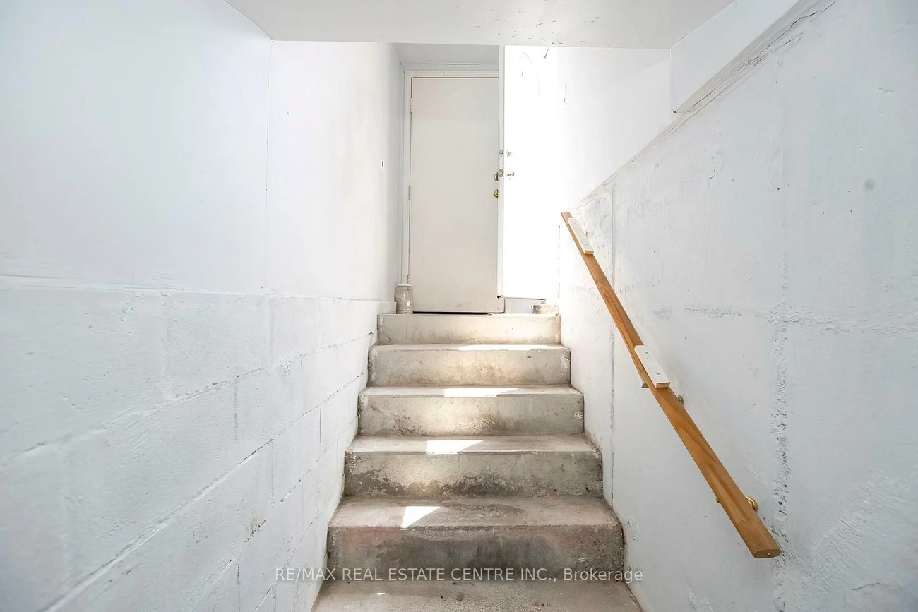 108, Moffatt, Fletcher's West, Brampton