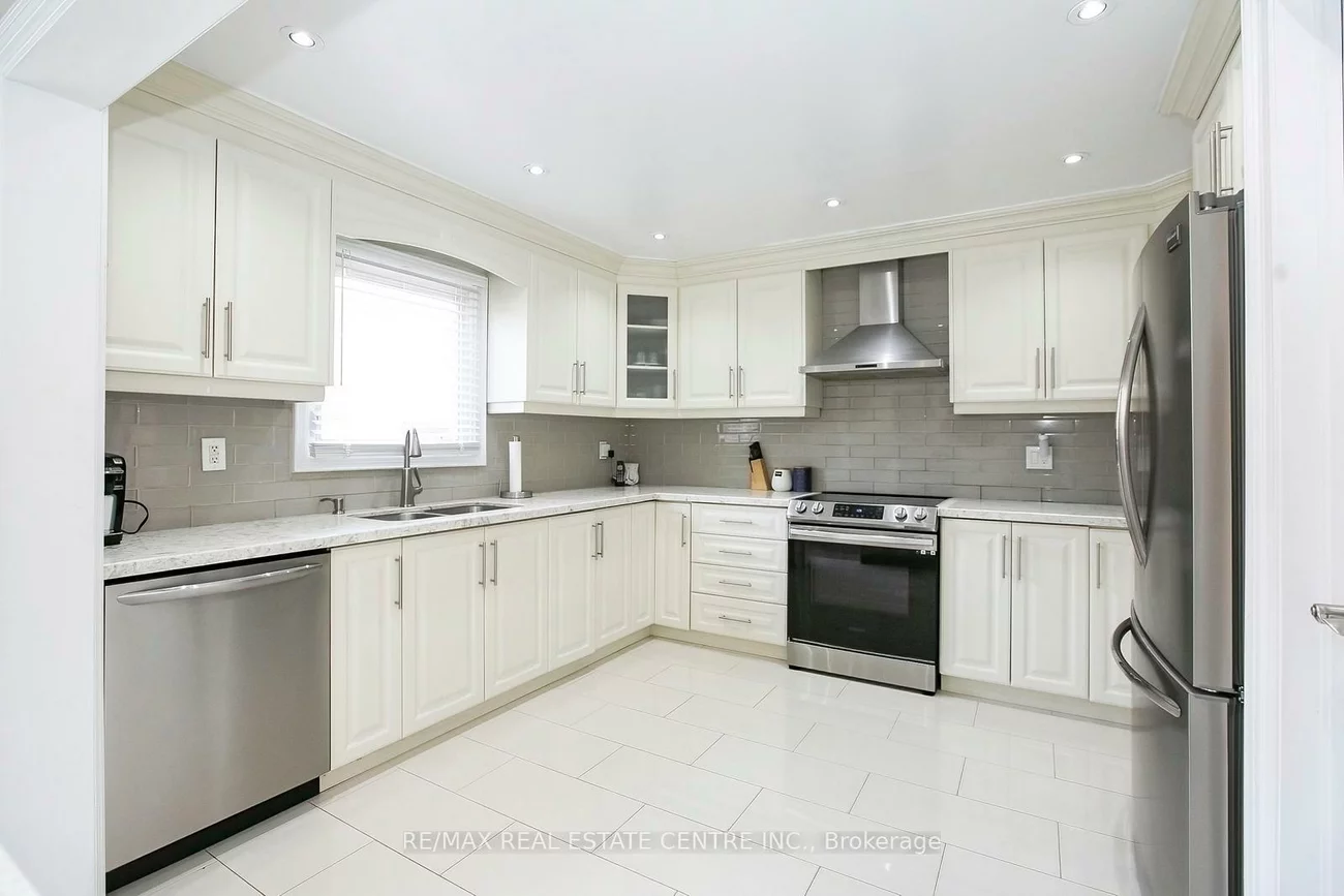 108, Moffatt, Fletcher's West, Brampton