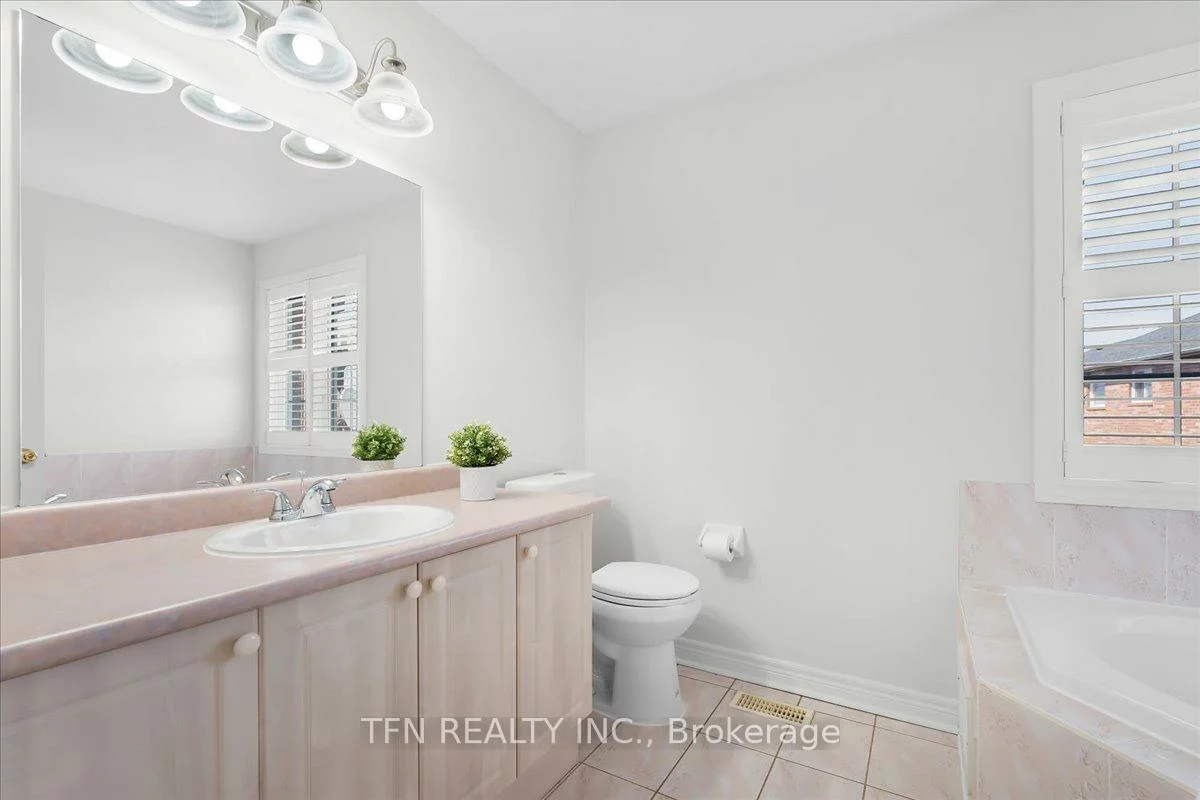 70, Sewells, Fletcher's Meadow, Brampton