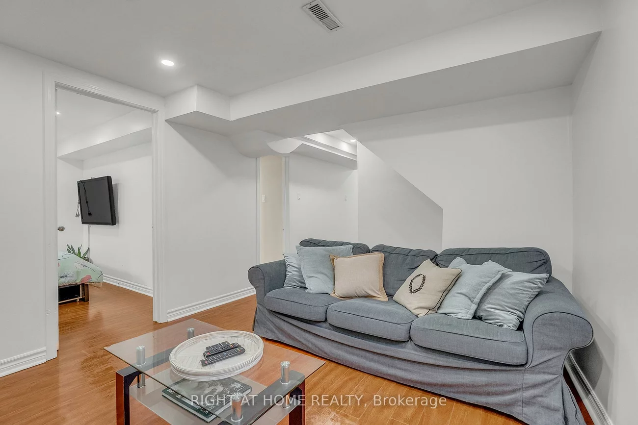 11, Tobermory, Madoc, Brampton