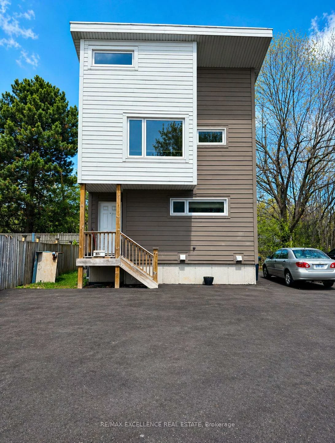 20 C, Hoskins, Central Park, Brampton