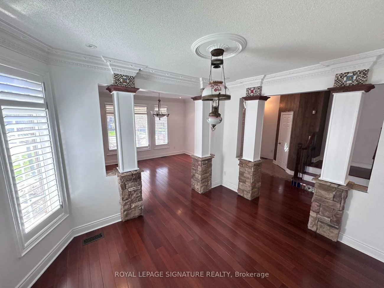 1592, Hallstone, Bram West, Brampton