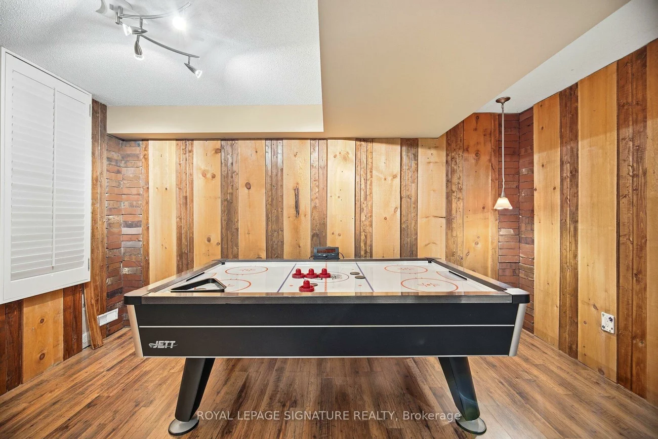 1592, Hallstone, Bram West, Brampton