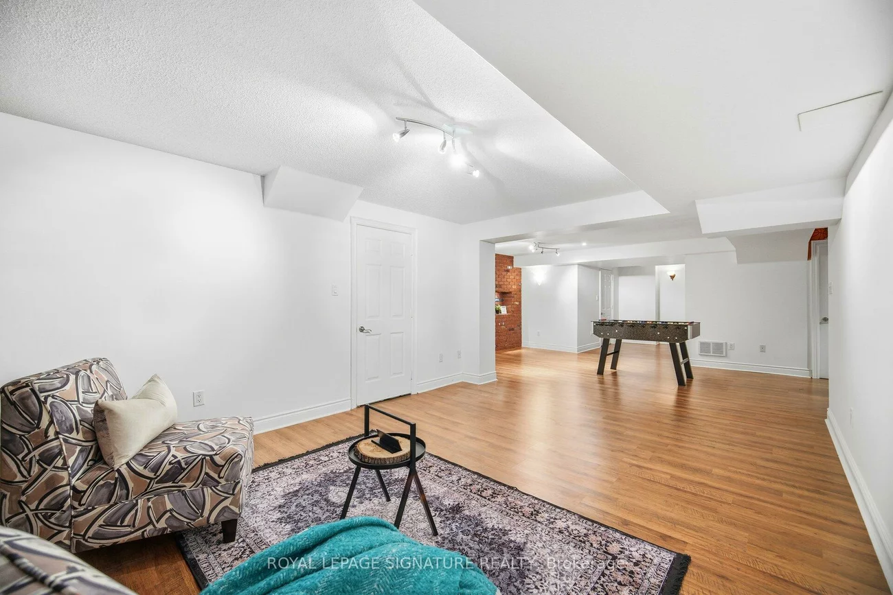 1592, Hallstone, Bram West, Brampton