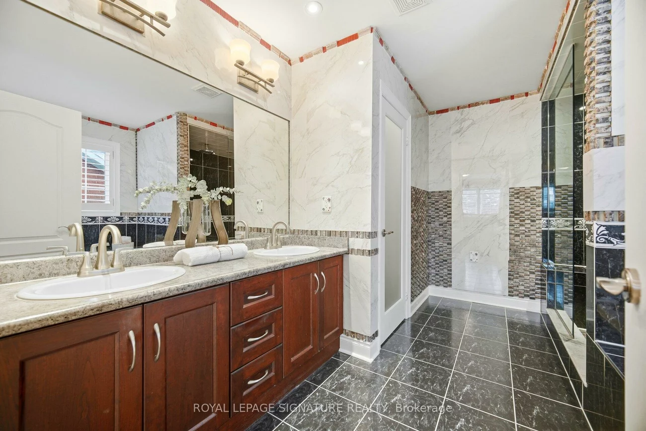 1592, Hallstone, Bram West, Brampton