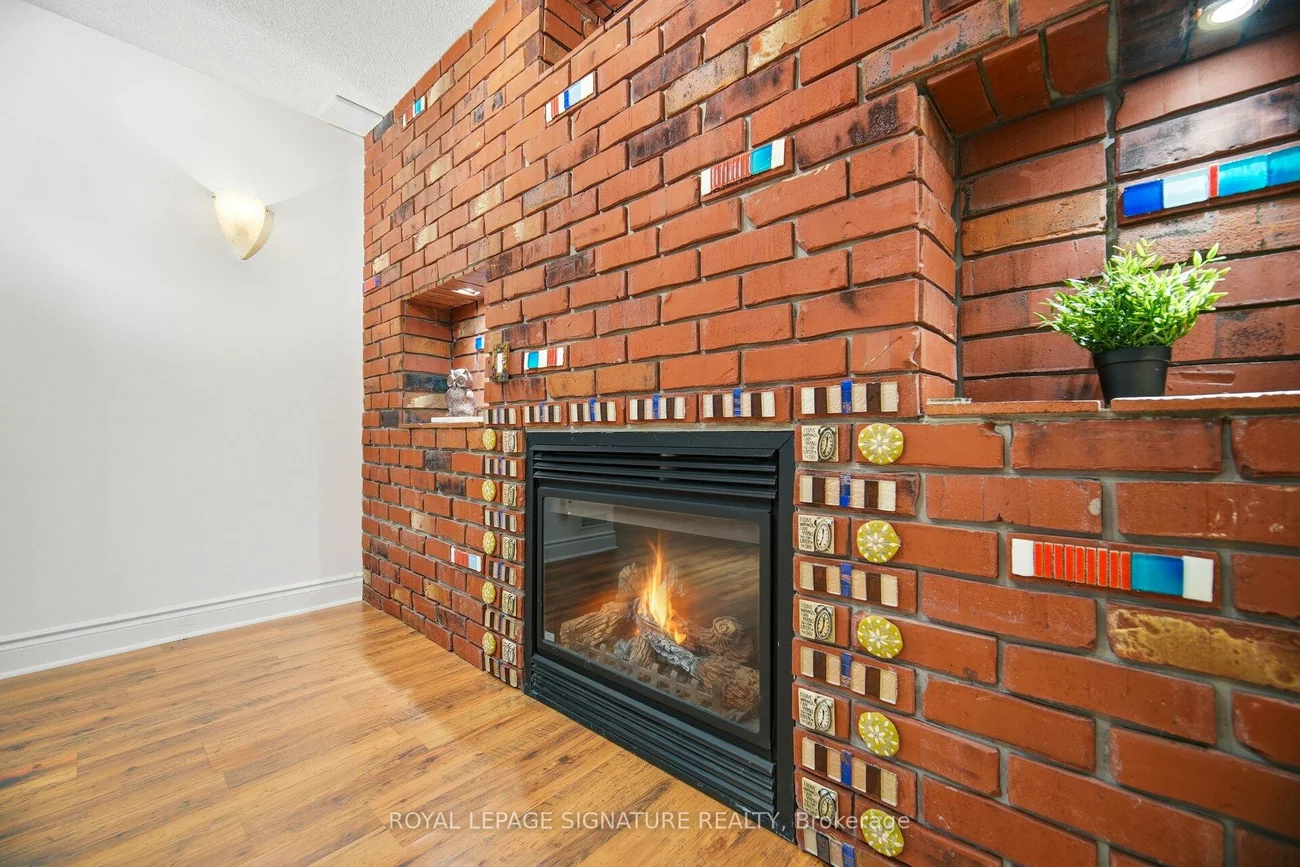 1592, Hallstone, Bram West, Brampton