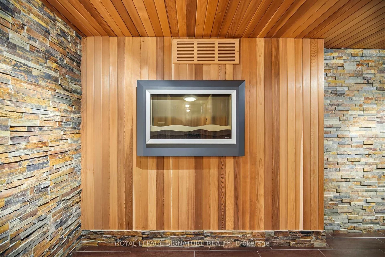 1592, Hallstone, Bram West, Brampton