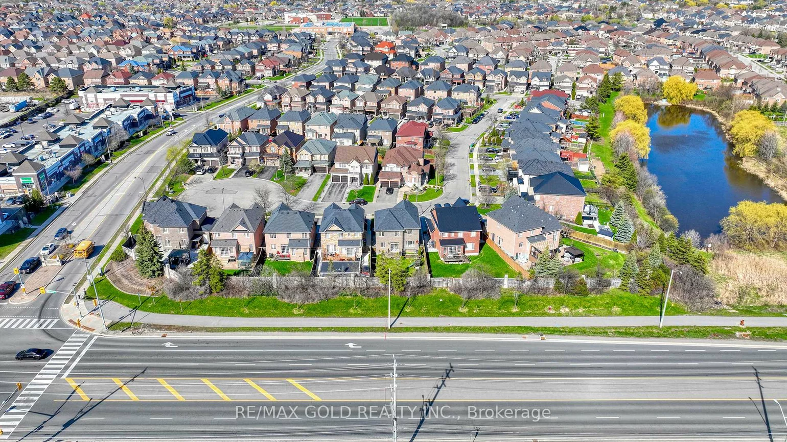 28, Prada, Vales of Castlemore North, Brampton