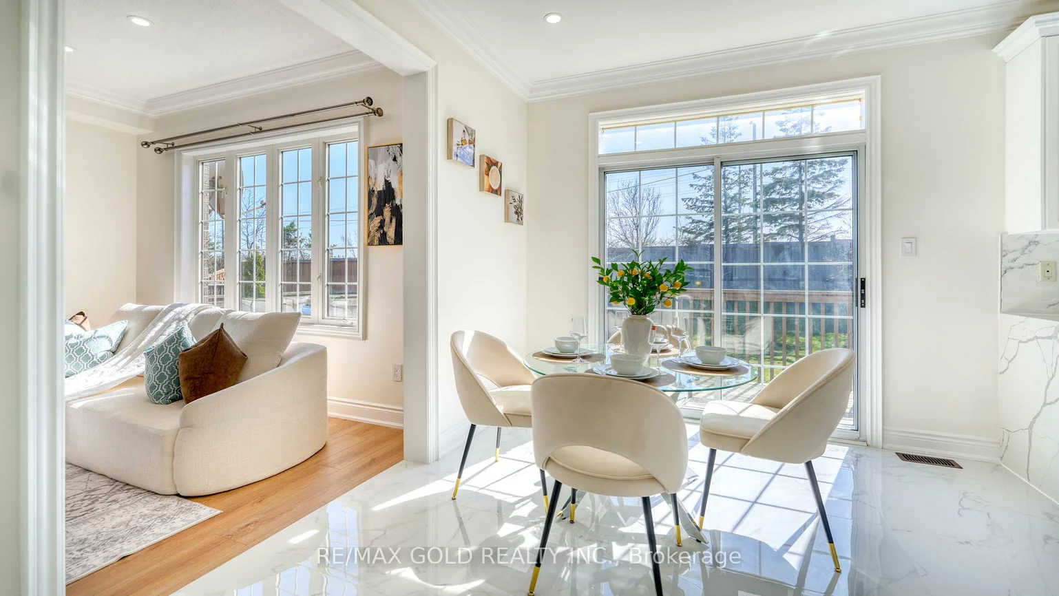 28, Prada, Vales of Castlemore North, Brampton