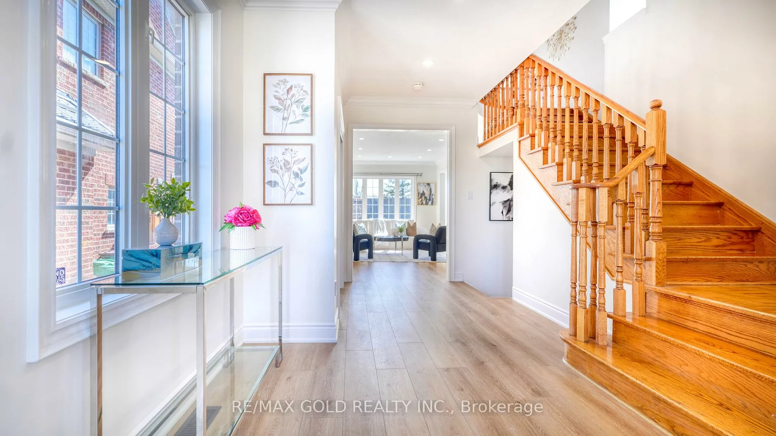 28, Prada, Vales of Castlemore North, Brampton