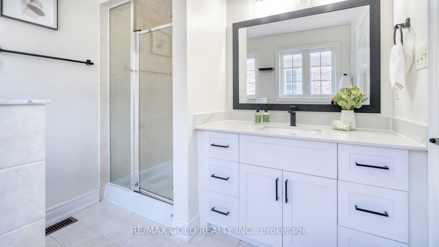 28, Prada, Vales of Castlemore North, Brampton