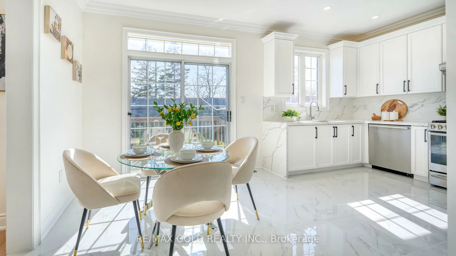 28, Prada, Vales of Castlemore North, Brampton