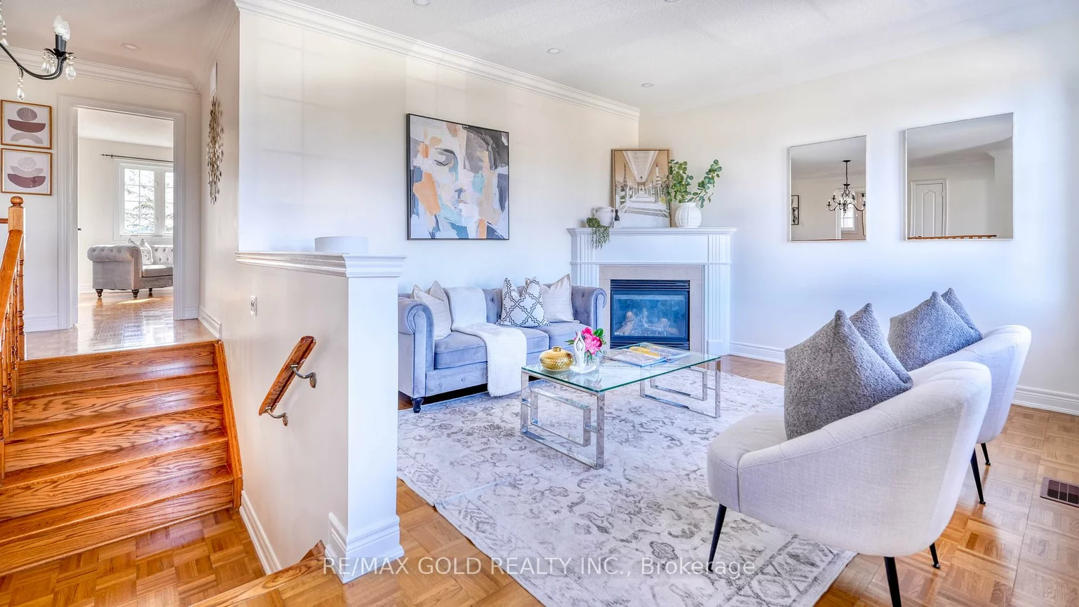 28, Prada, Vales of Castlemore North, Brampton