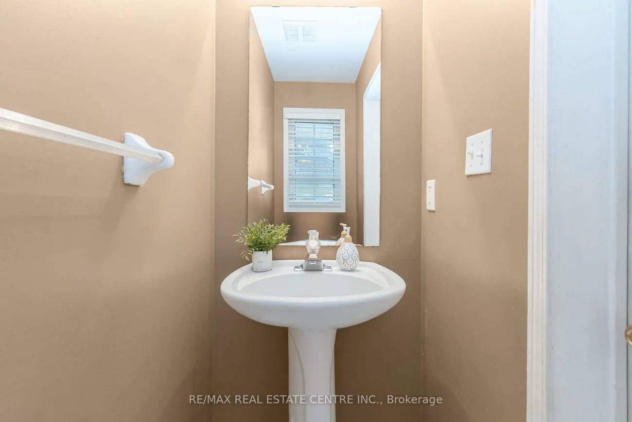 270, Edenbrook Hill, Fletcher's Meadow, Brampton