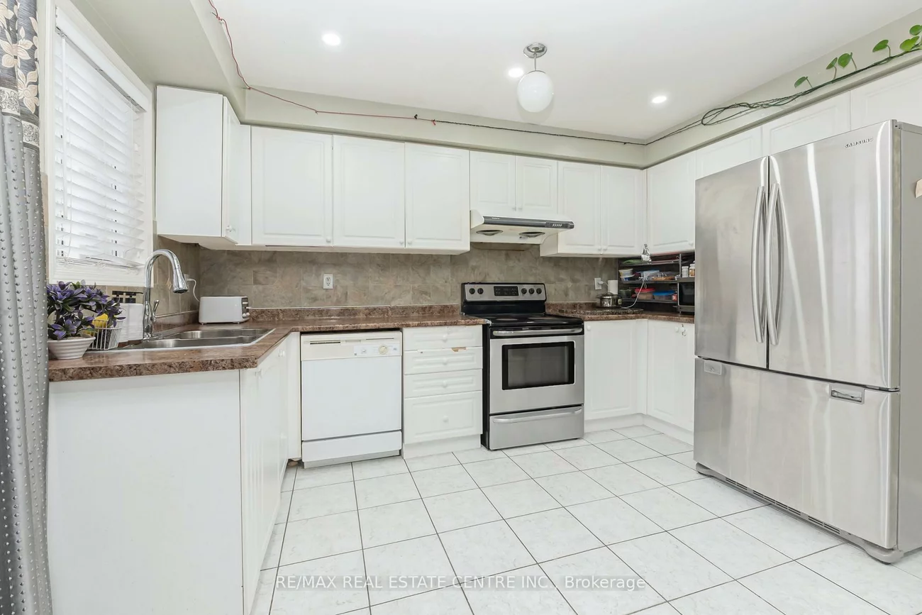 270, Edenbrook Hill, Fletcher's Meadow, Brampton