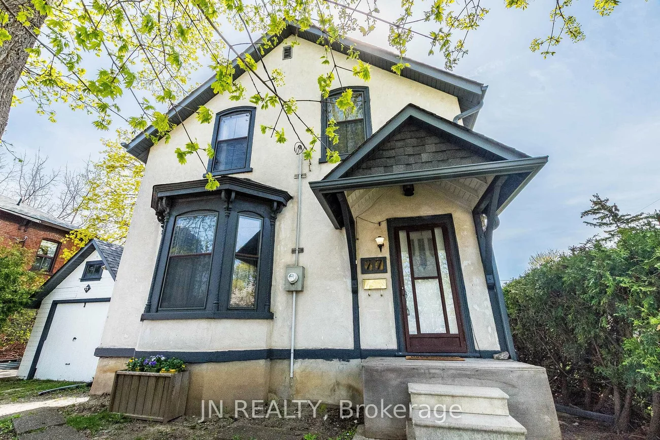 77, Nelson, Downtown Brampton, Brampton