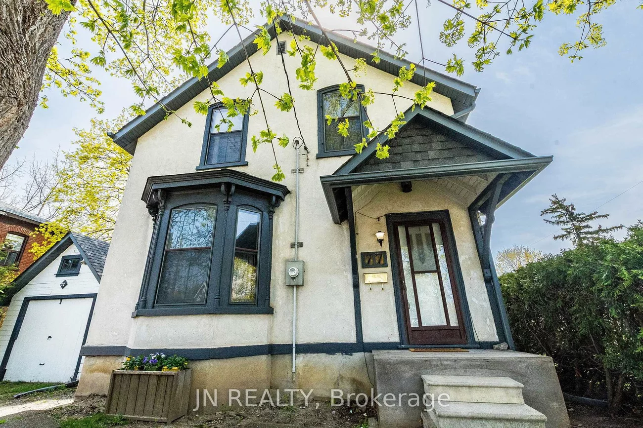 77, Nelson, Downtown Brampton, Brampton