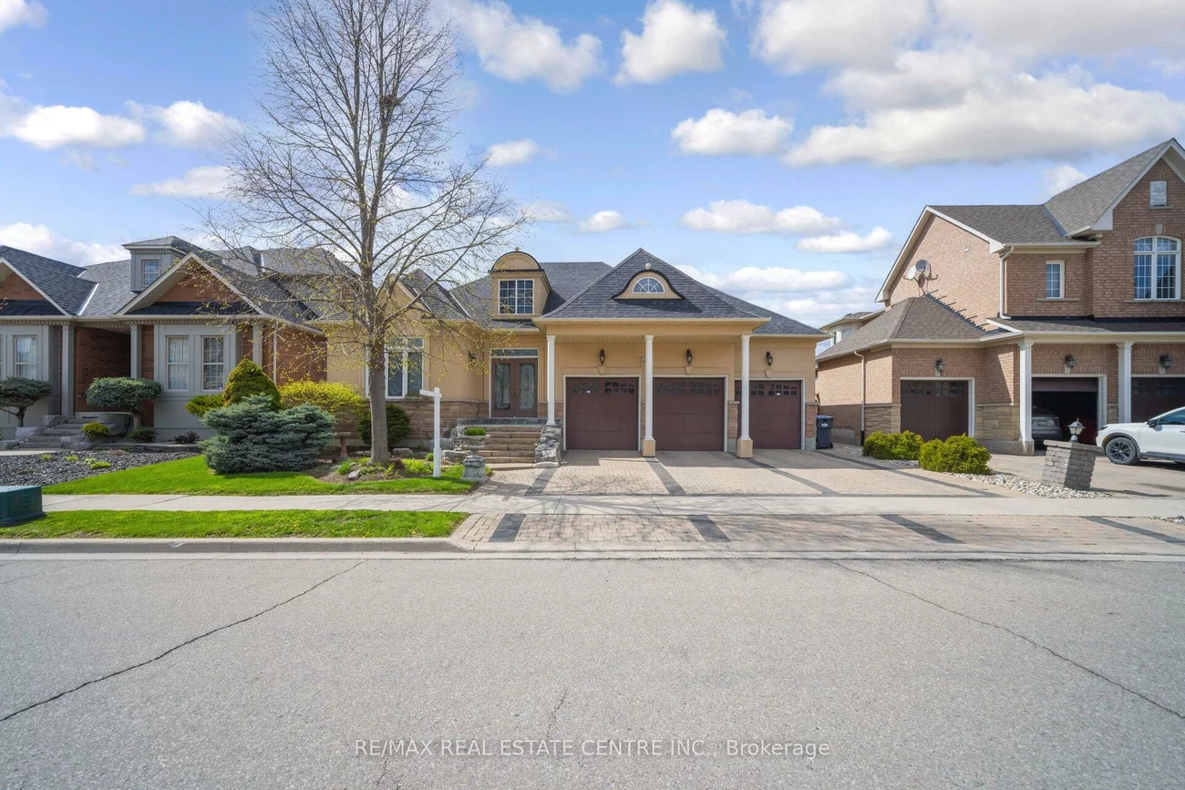 10, Eiffel, Vales of Castlemore North, Brampton
