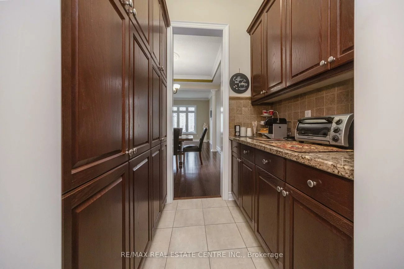 10, Eiffel, Vales of Castlemore North, Brampton