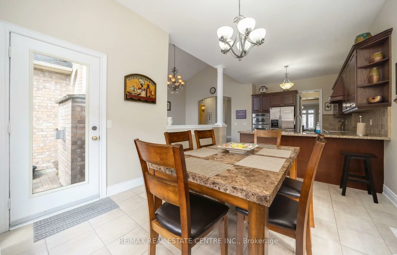 10, Eiffel, Vales of Castlemore North, Brampton