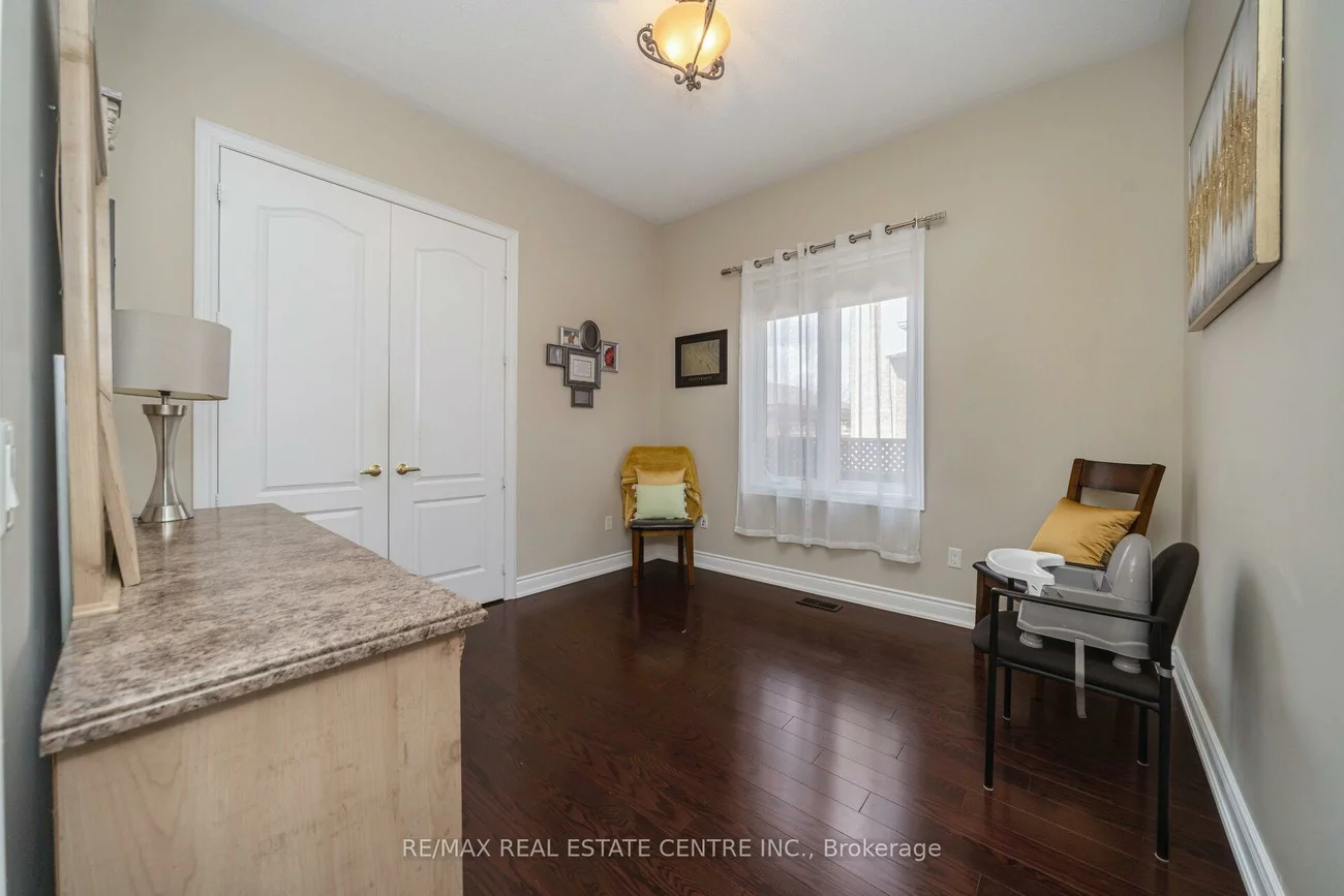10, Eiffel, Vales of Castlemore North, Brampton