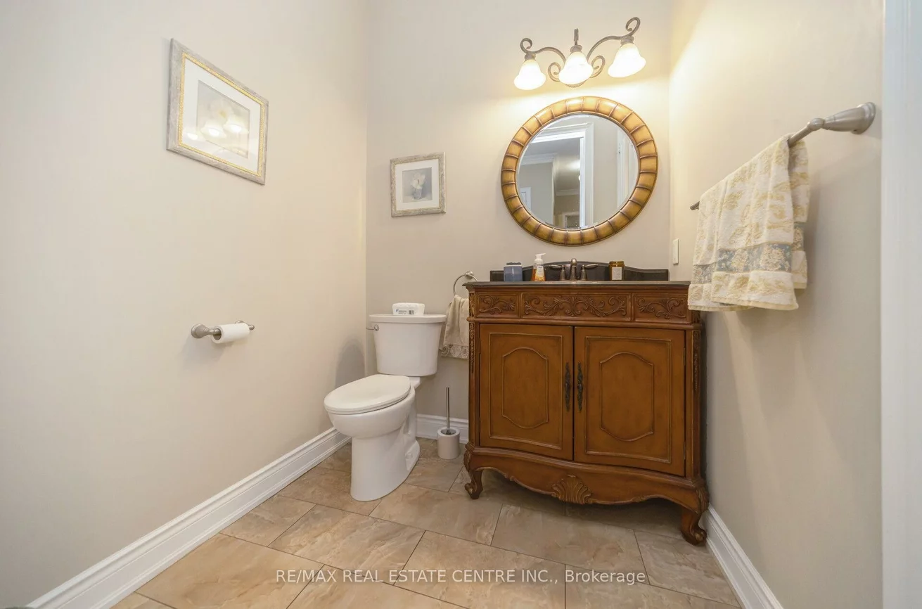 10, Eiffel, Vales of Castlemore North, Brampton