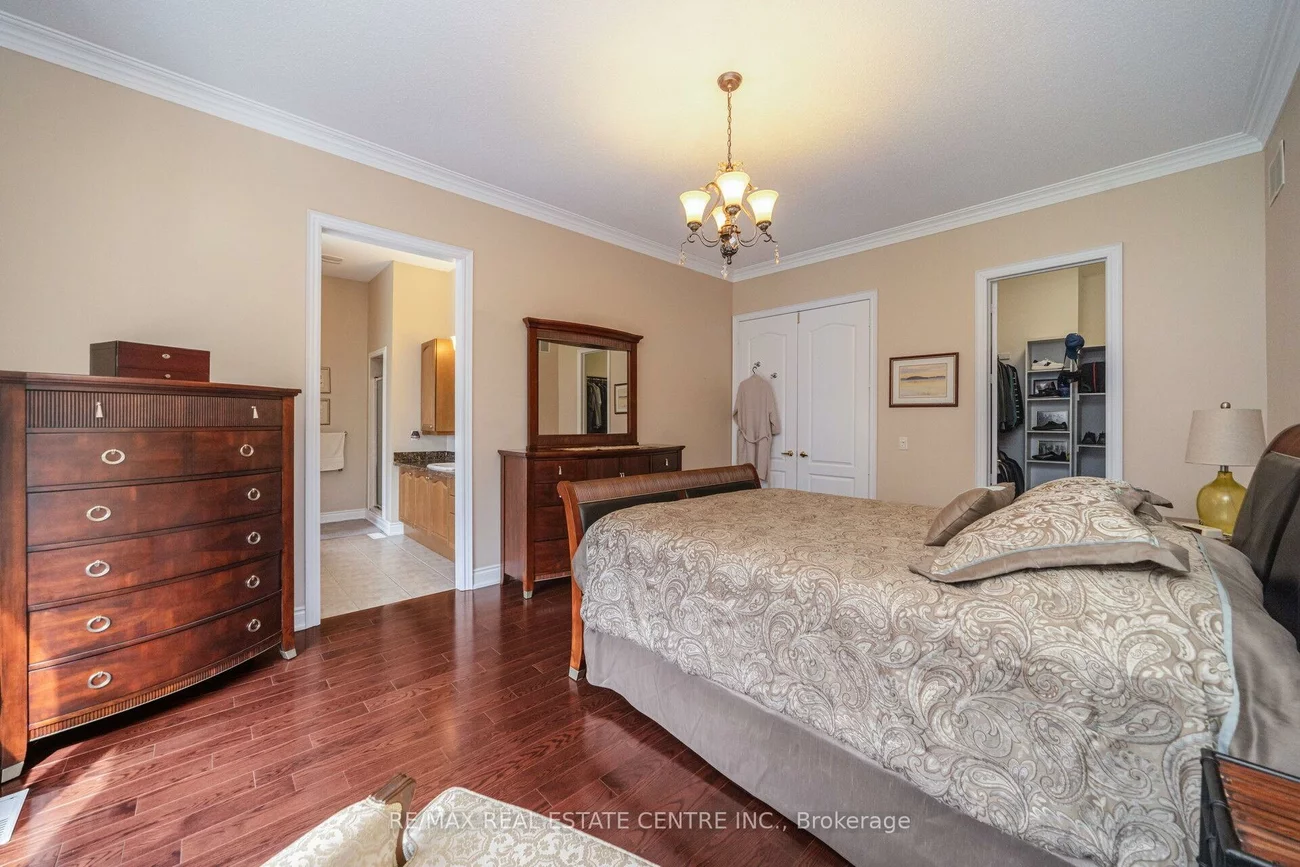 10, Eiffel, Vales of Castlemore North, Brampton