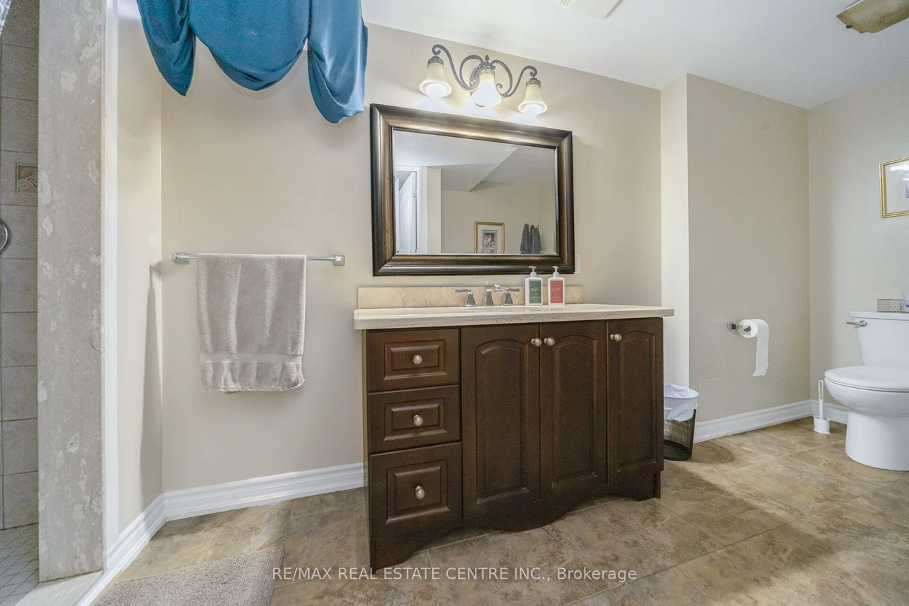 10, Eiffel, Vales of Castlemore North, Brampton