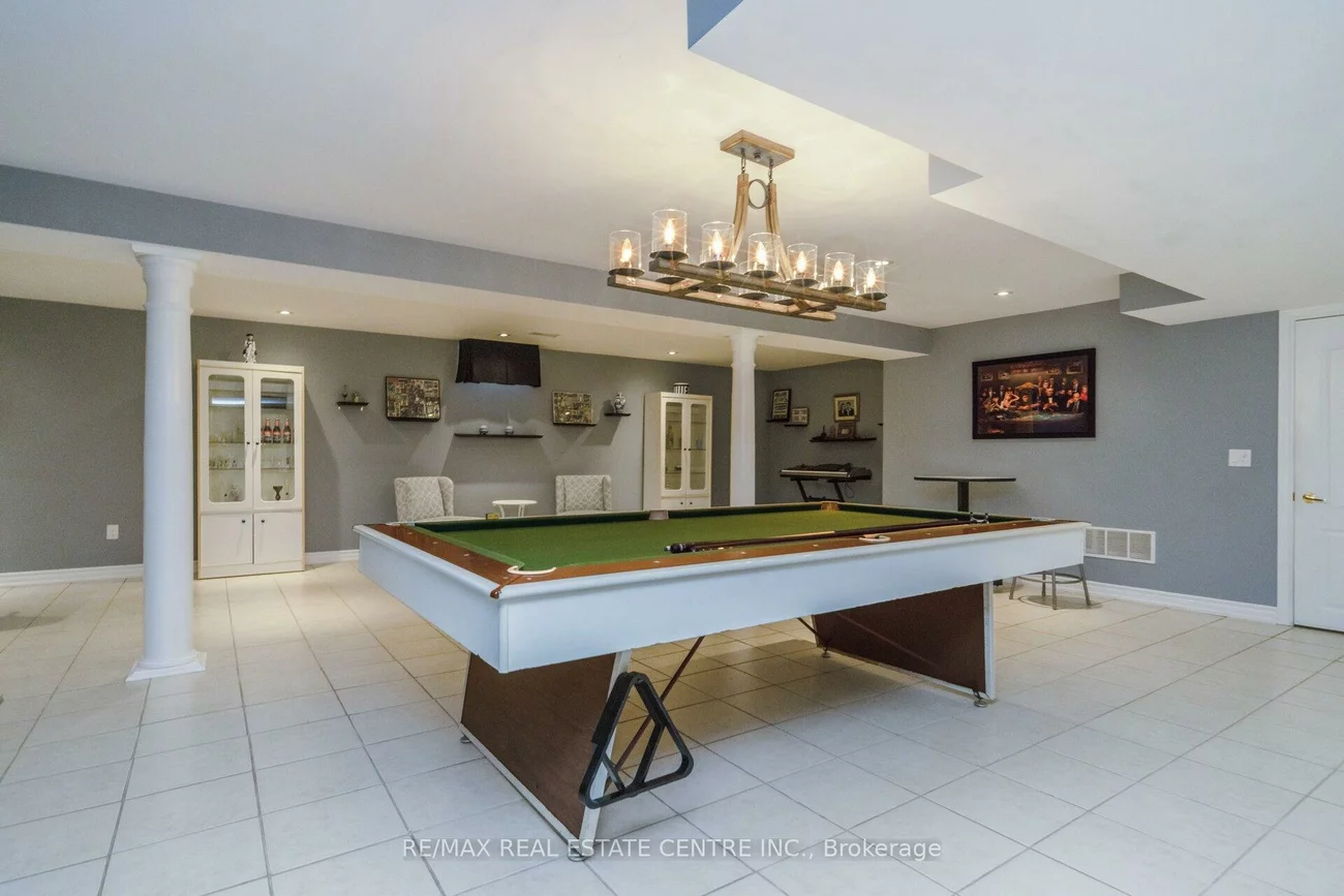 10, Eiffel, Vales of Castlemore North, Brampton