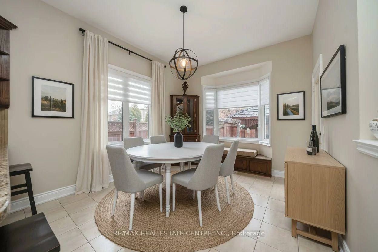 10, Eiffel, Vales of Castlemore North, Brampton
