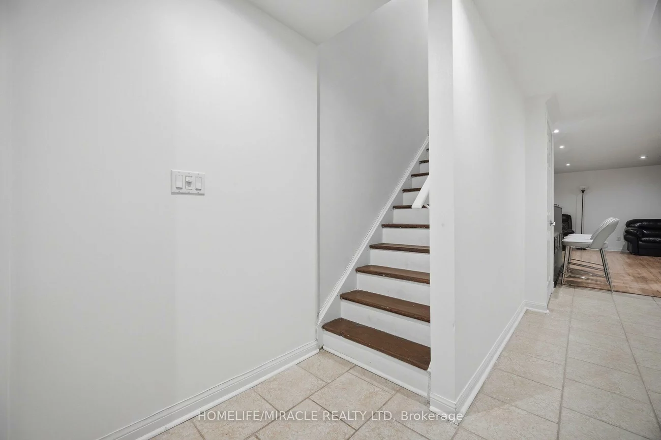 87, Spicebush, Credit Valley, Brampton