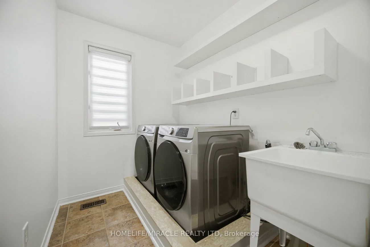 87, Spicebush, Credit Valley, Brampton