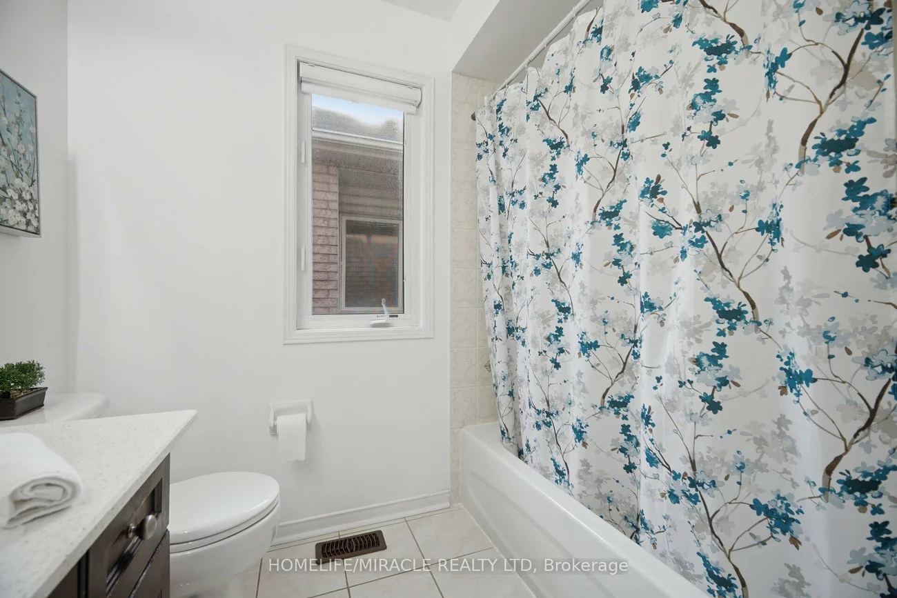 87, Spicebush, Credit Valley, Brampton