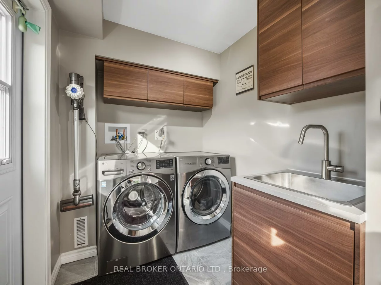 24, Mansion, Central Park, Brampton