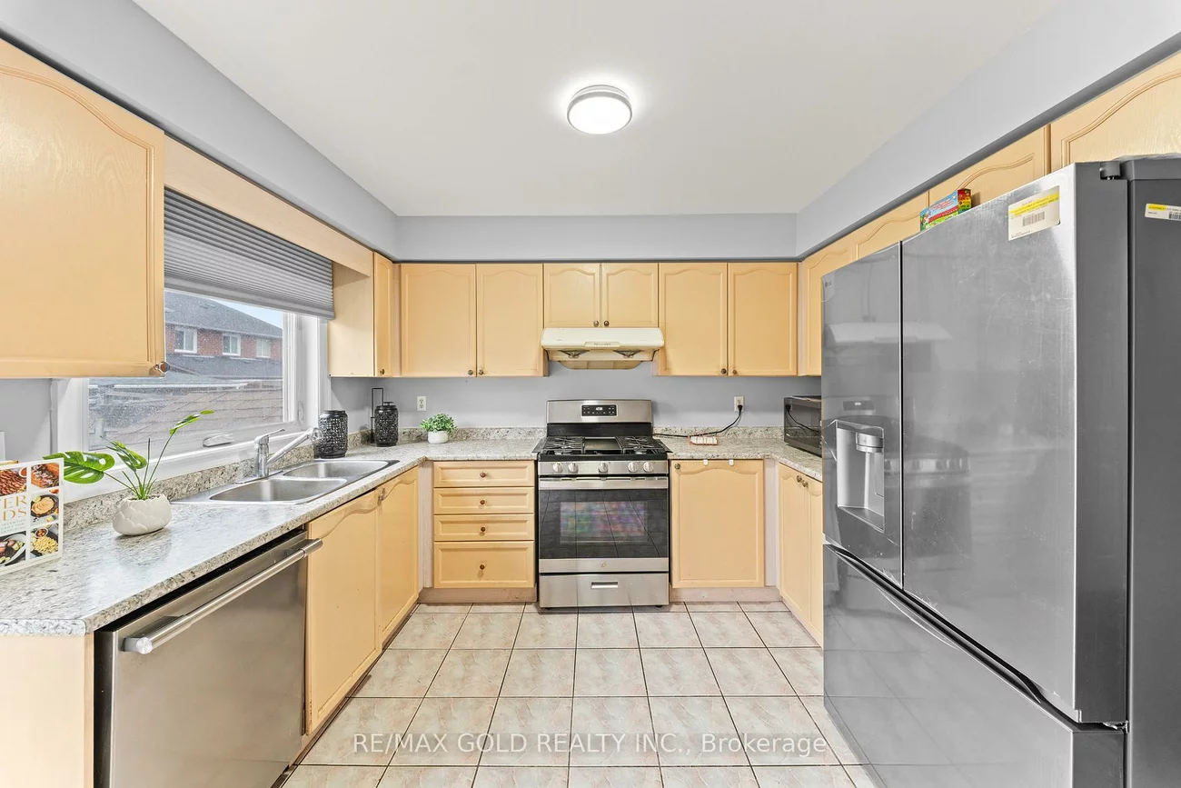 92, Dandelion, Sandringham-Wellington, Brampton