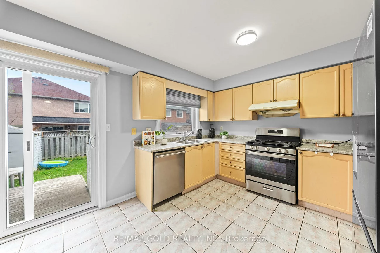 92, Dandelion, Sandringham-Wellington, Brampton