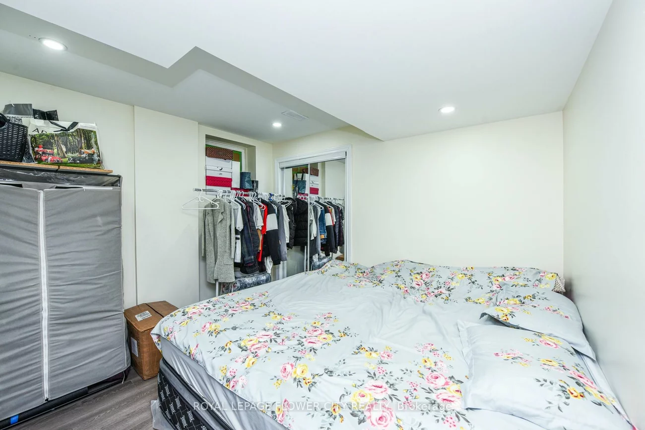 22, Wintersnow, Sandringham-Wellington, Brampton