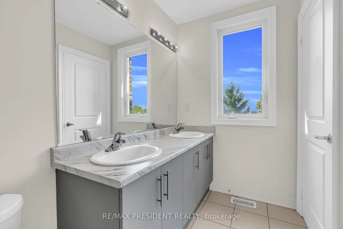34, Queenpost, Credit Valley, Brampton