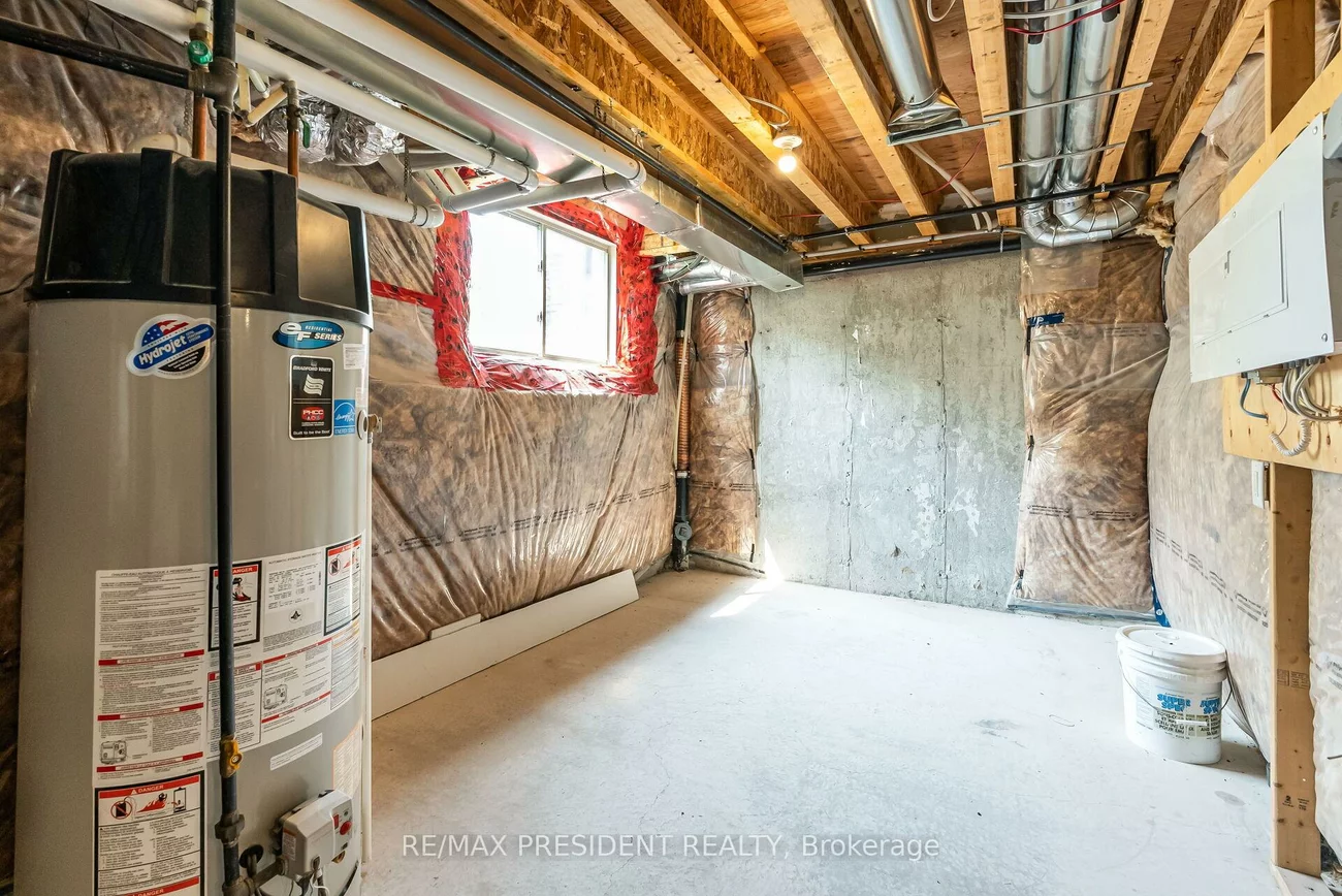 34, Queenpost, Credit Valley, Brampton